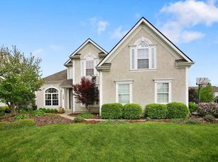 1956 Autumn Wind Dr, Grove City, OH 43123