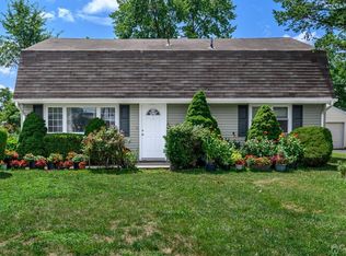 16 W Francis St, Iselin, NJ