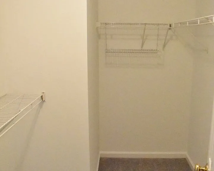 711 Galway Ln — Photo 31