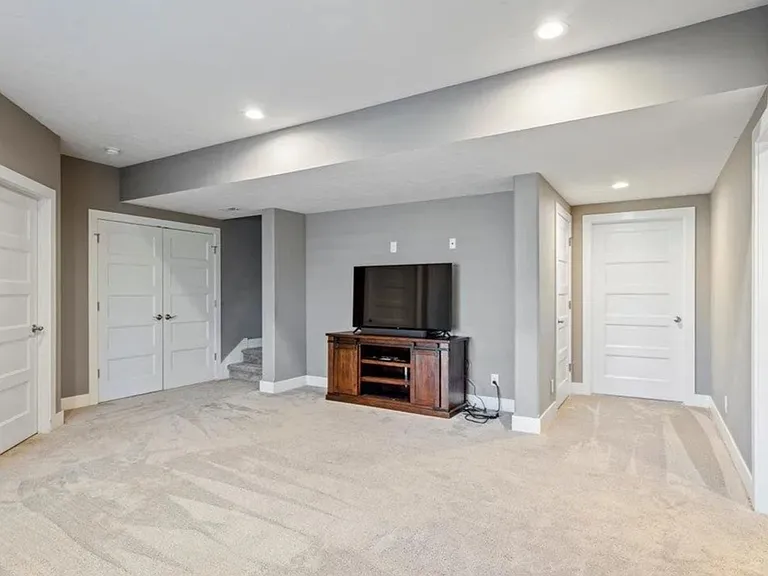 2602 Fountain Cir — Photo 28
