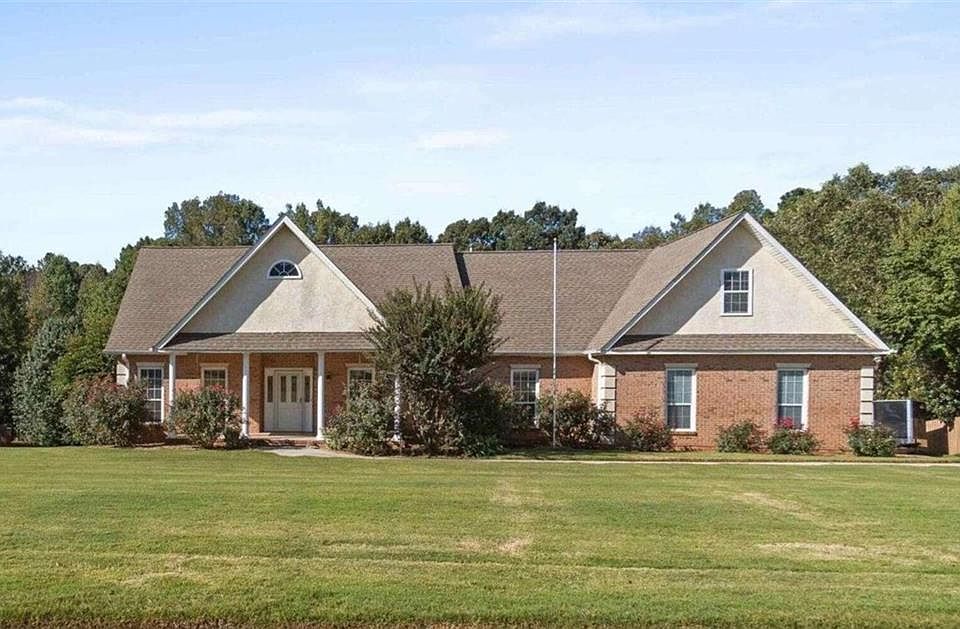 1st image of 537 Heathmoor Dr