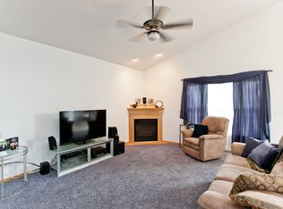 6070 Brissa Ln, Cedar Rapids, IA 52411