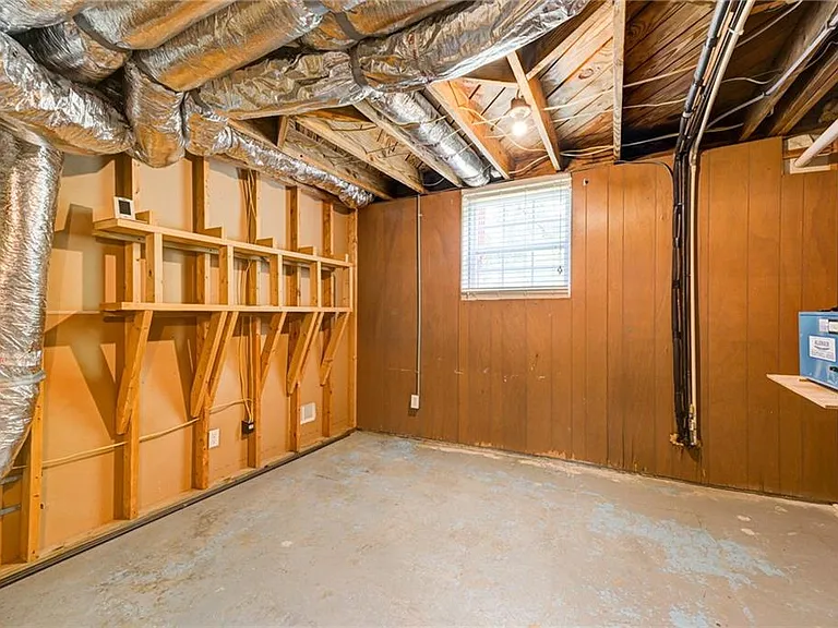 2423 Woodacres Rd NE — Photo 32