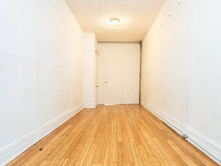 1359 Hancock St #1R — Photo 16