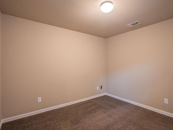 Flex room that could be 4th bedroom, office, play room, or anything you want