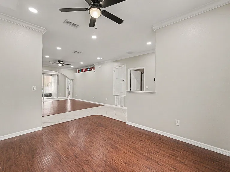 2056 Clapper Trl — Photo 7