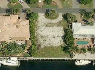 455 Tamarind Dr, Hallandale Beach, FL 33009