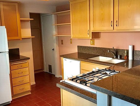 4th image of 1112 Sandi Ln