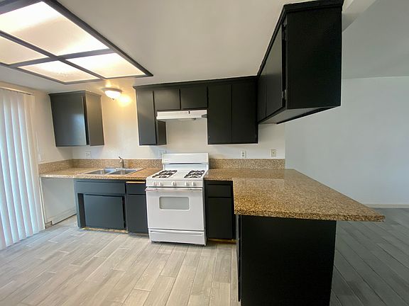 5th image of 507 Montecito Ave APT C