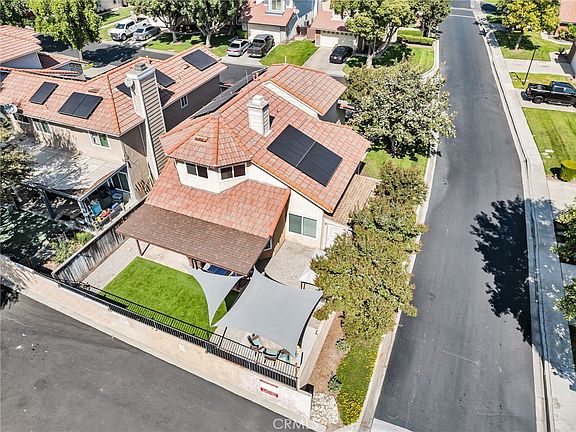 2nd image of 1105 W Victoria St