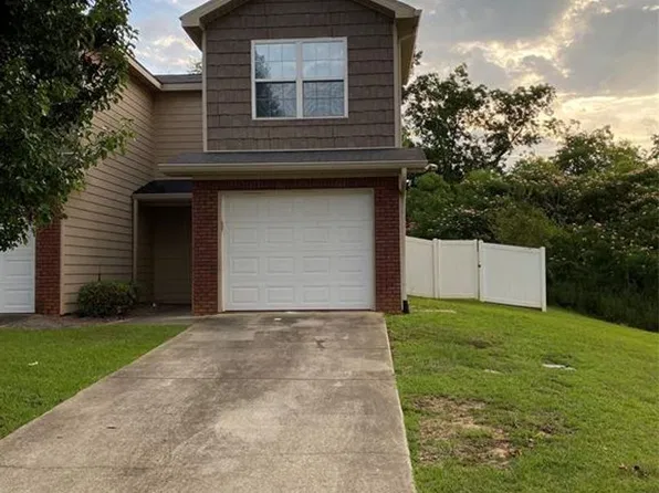 121 Cody Dr, Enterprise, AL 36330