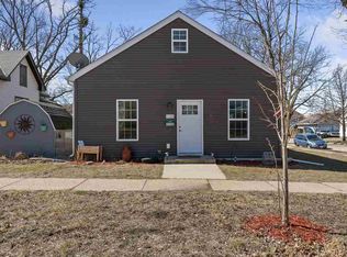 1103 9th St SE, Cedar Rapids, IA 52401