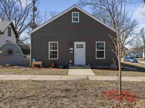 1103 9th St SE, Cedar Rapids, IA 52401