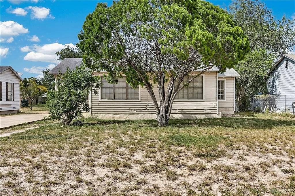 2 bed, 1.0 bath, 1026 sqft, $1,400 — Photo 3