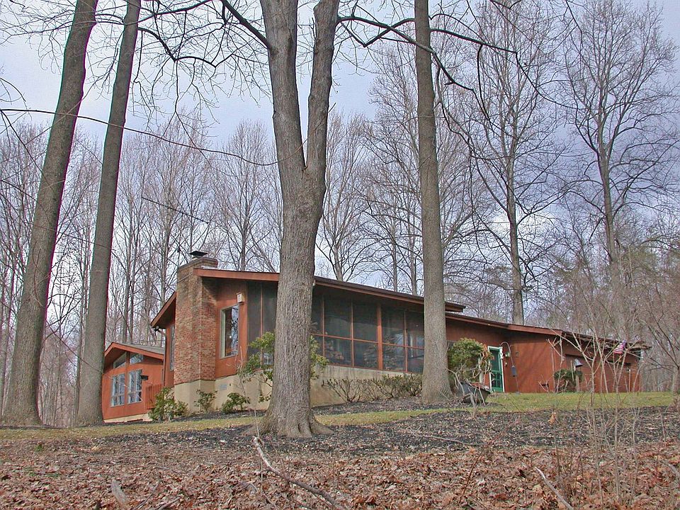 1505 Applecroft ln - sw side of house