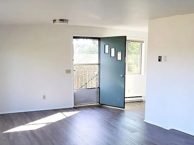 2300 Broadway St — Photo 12