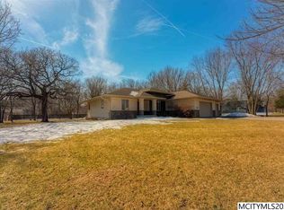15 Oak Run Dr, Mason City, IA 50401