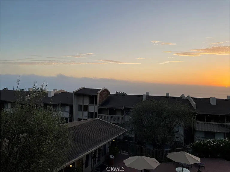 6542 Ocean Crest Dr — Photo 7