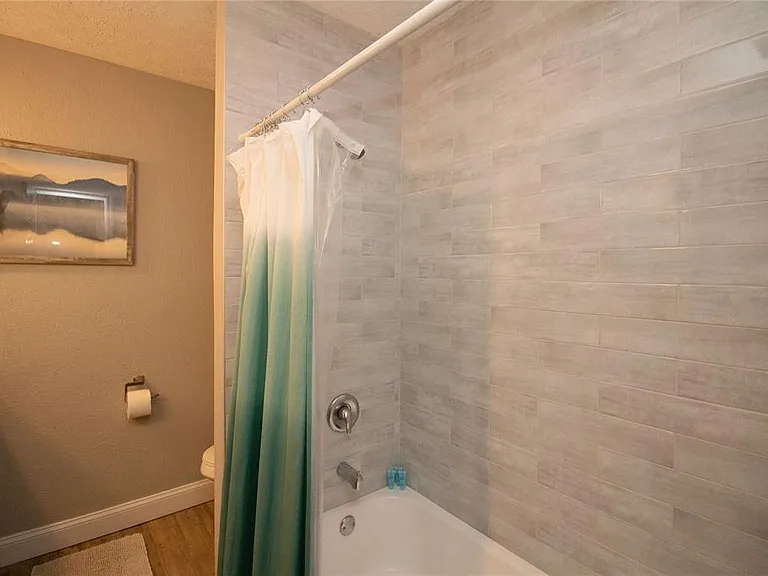 1635 Gladys St #2 — Photo 22
