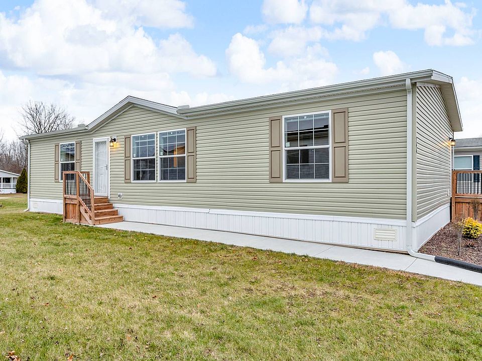 1st image of 544 Roslyn