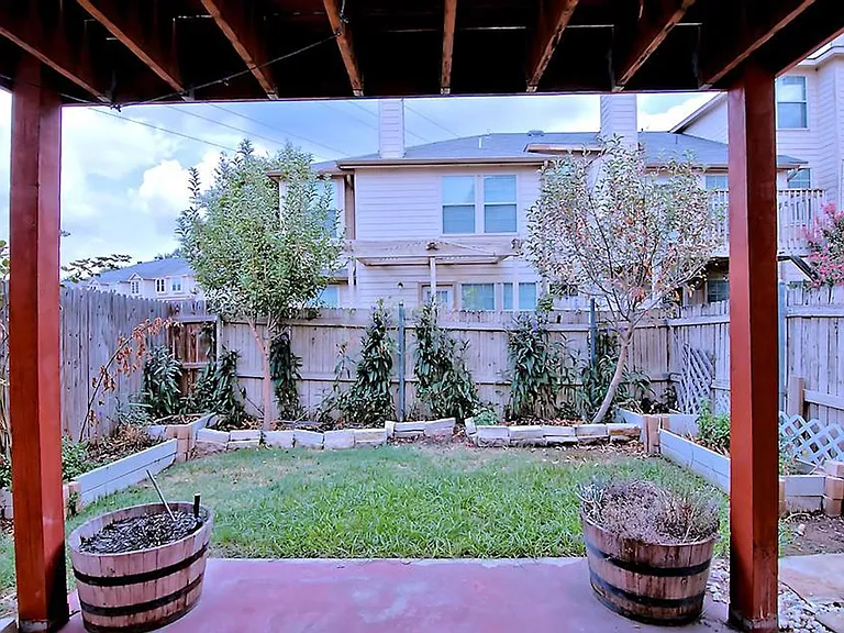 12649 Bay Ave — Photo 16