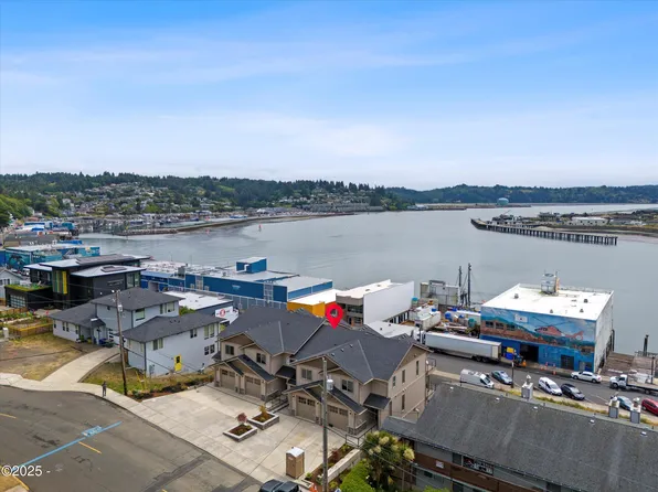 819 SW 13th St #2, Newport, OR 97365