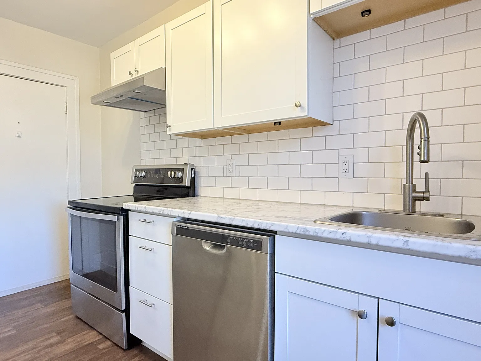 1 bed, $1,006 — Photo 2