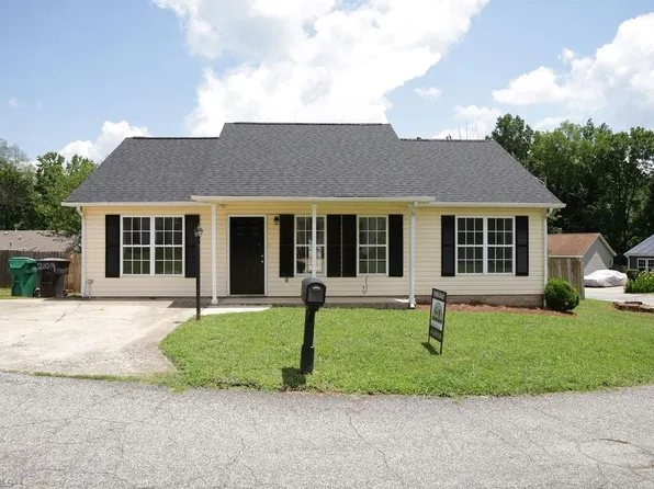 2109 Carlisle Way, High Point, NC 27265
