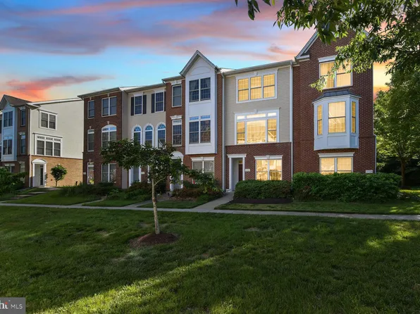 25122 Omaha Ter, Chantilly, VA 20152