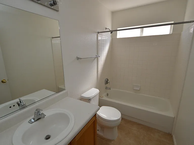 7930 S Danforth Ave — Photo 10