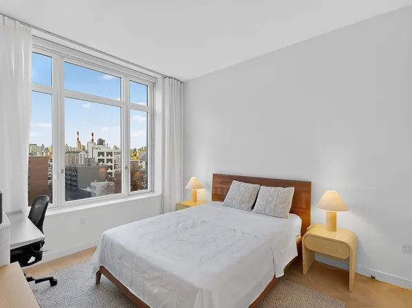 29-18 41st Avenue image 7 of 23