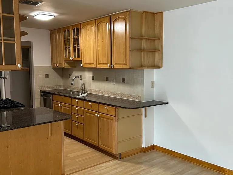 8974 N Western Ave #112 — Photo 4