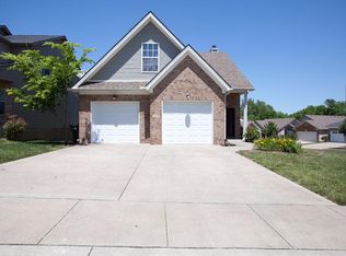 3200 Orchard Grass Rd, Lexington, KY 40509