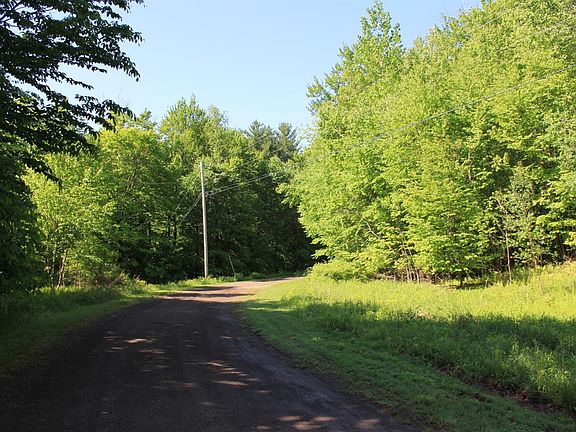 3rd image of Camelot Dr