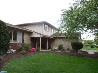 6 Golden Crest Ct, Hamilton, NJ 08691