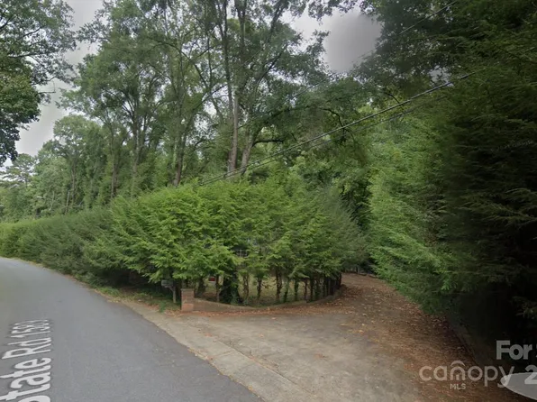 2340 13th Street Dr NE, Hickory, NC 28601