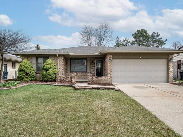 35744 Indigo Dr, Sterling Heights, MI 48310