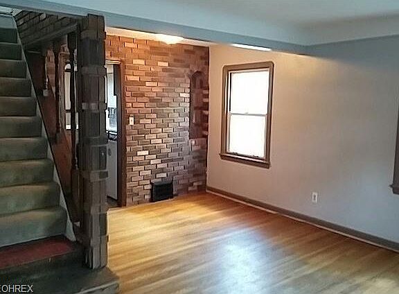 5th image of 13816 Highlandview Ave