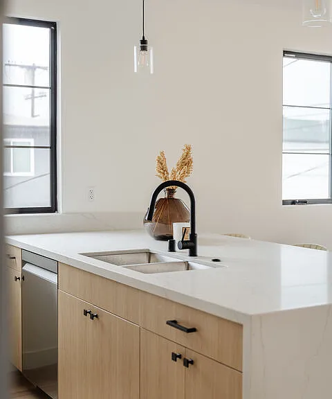 1952 1/2 S Garth Ave #1/2 — Photo 16
