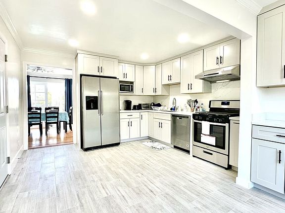 4th image of 463 Helen Dr
