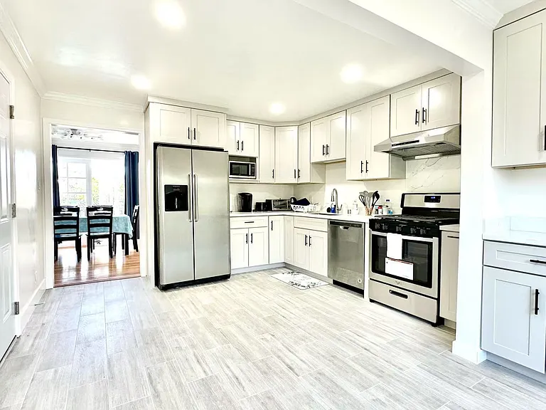 463 Helen Dr — Photo 4