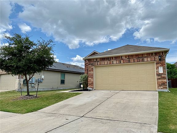 3rd image of 1400 Meadowsouth Ln