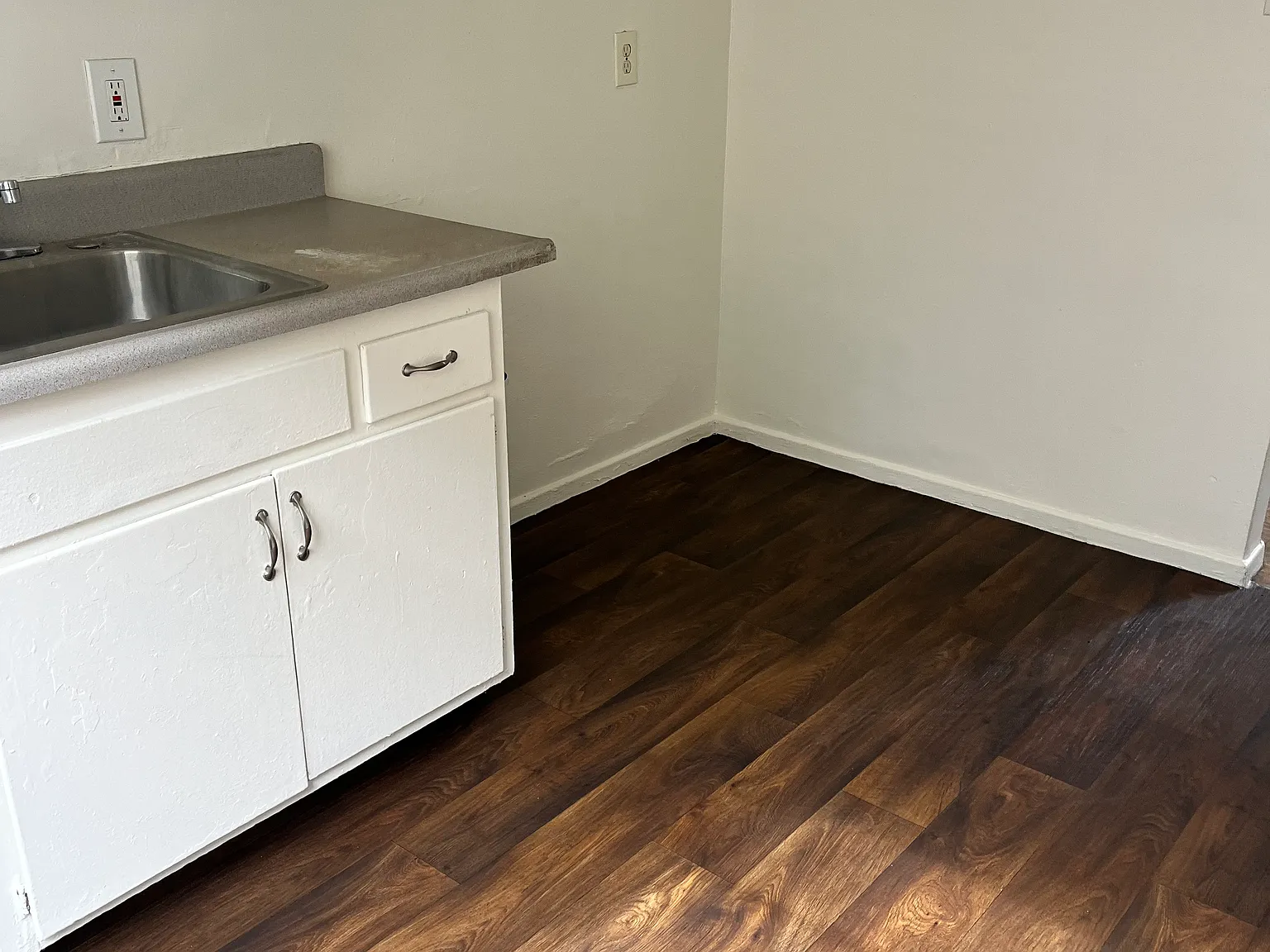 Studio, $1,600 — Photo 4