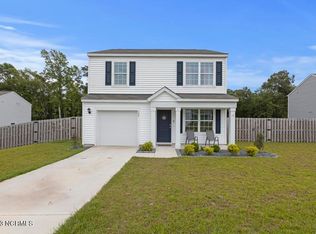 395 High Ridge Ct, Sneads Ferry, NC 28460