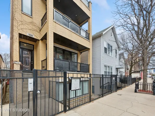 1424 W Walton St #3, Chicago, IL 60642