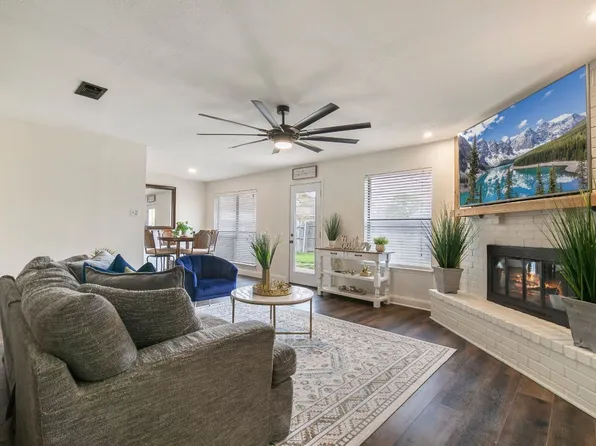 7404 Rhonda Ct, Watauga, TX 76148