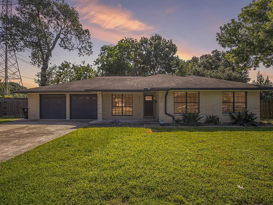2902 Helberg Rd