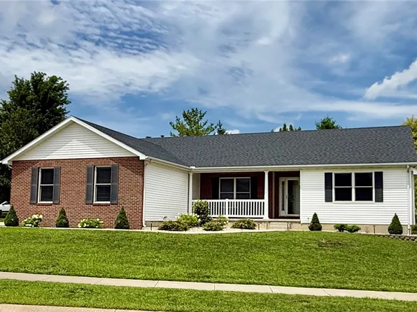 140 Lexington Cir, Mount Zion, IL 62549