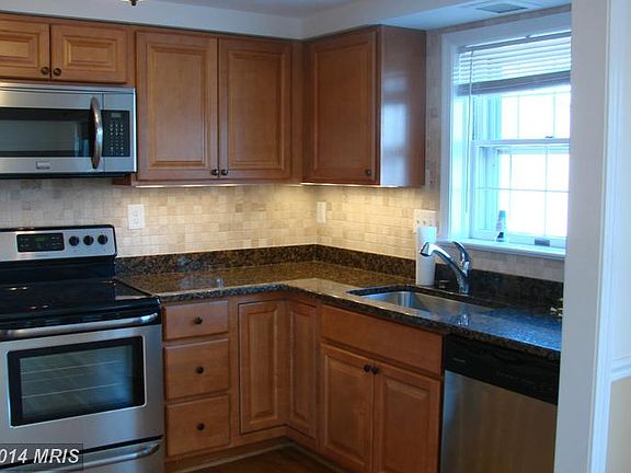 4th image of 3161 Fairbury Ln