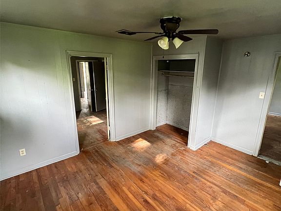 5th image of 2728 Hillcrest Ave